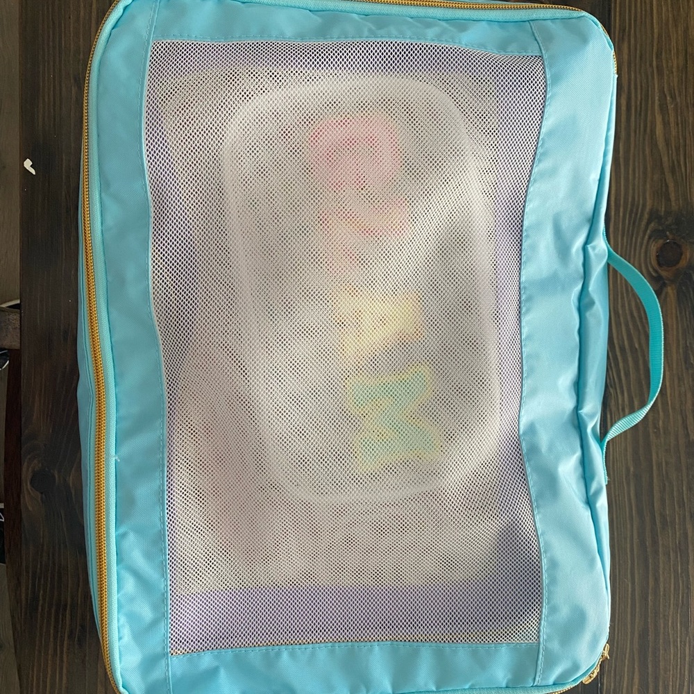 Stoney Clover travel set